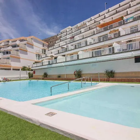 Bright Amadores Seaview