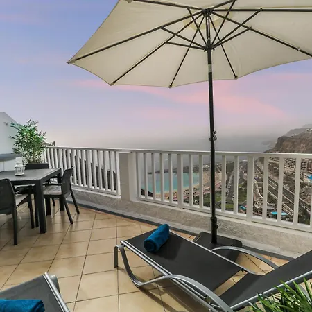 Bright Amadores Seaview