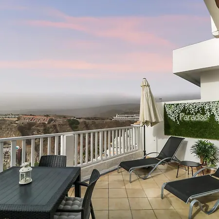 Bright Amadores Seaview Apartment