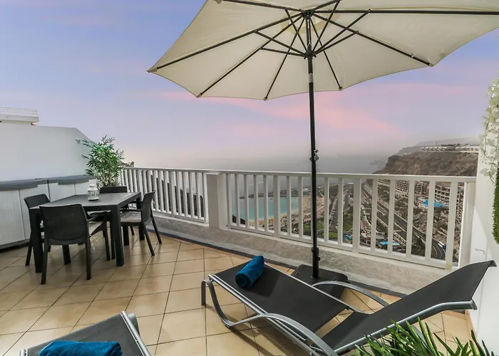 Bright Amadores Seaview